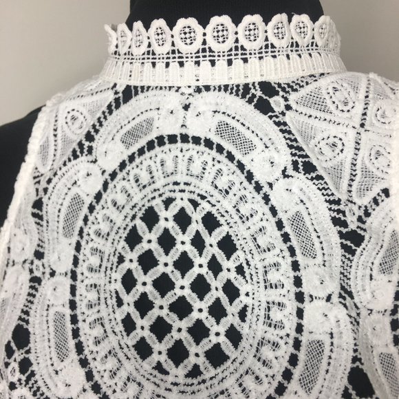 A.Peach - White Lace Top - M - Picture 3 of 9